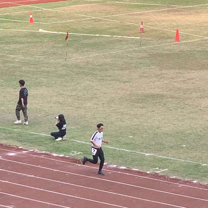 说明: D:\李子丹\工会\2019\校运会\照片\马骁长跑.jpg